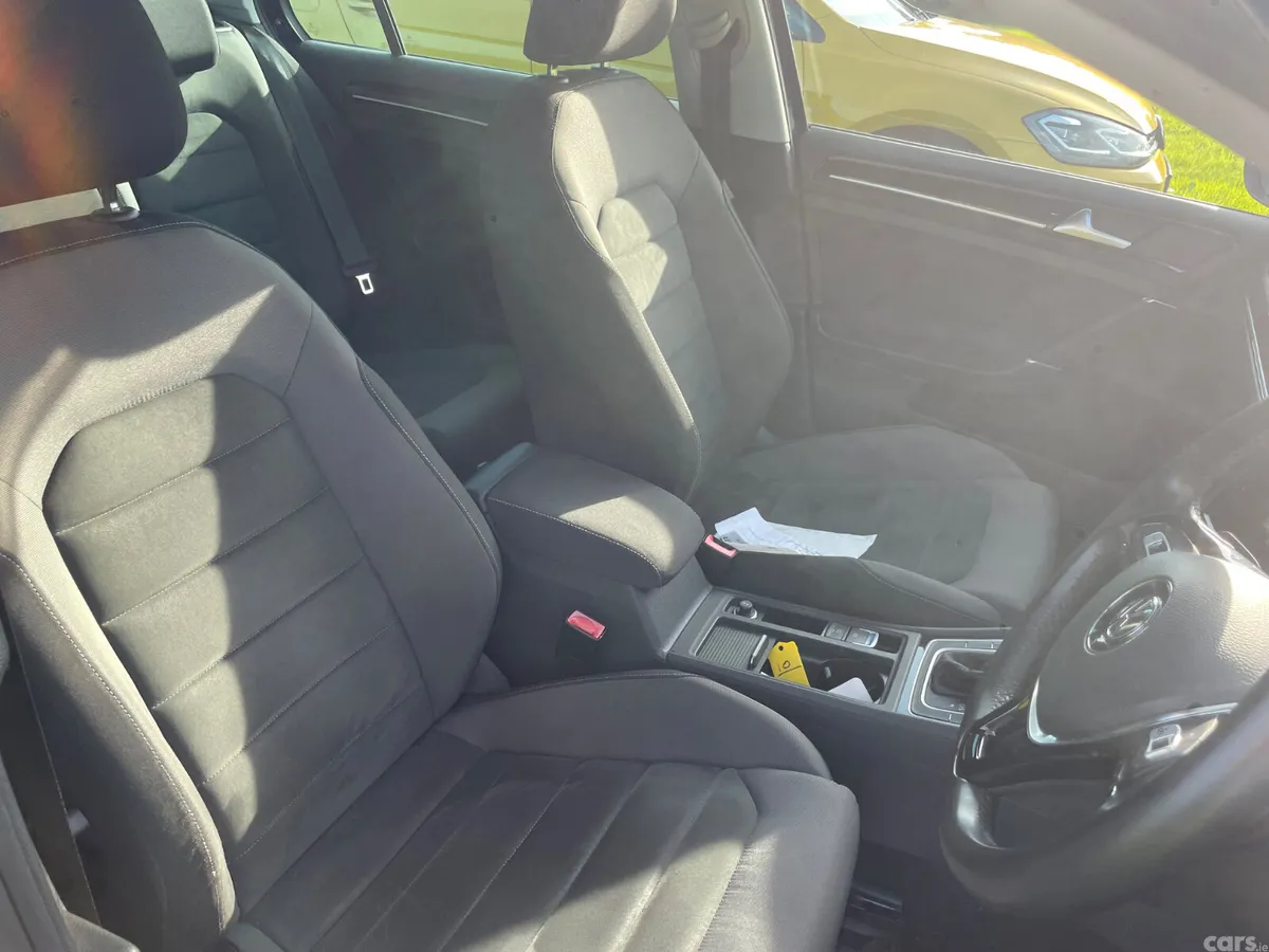 Volkswagen Golf Hatchback, Petrol, 2018, Blue