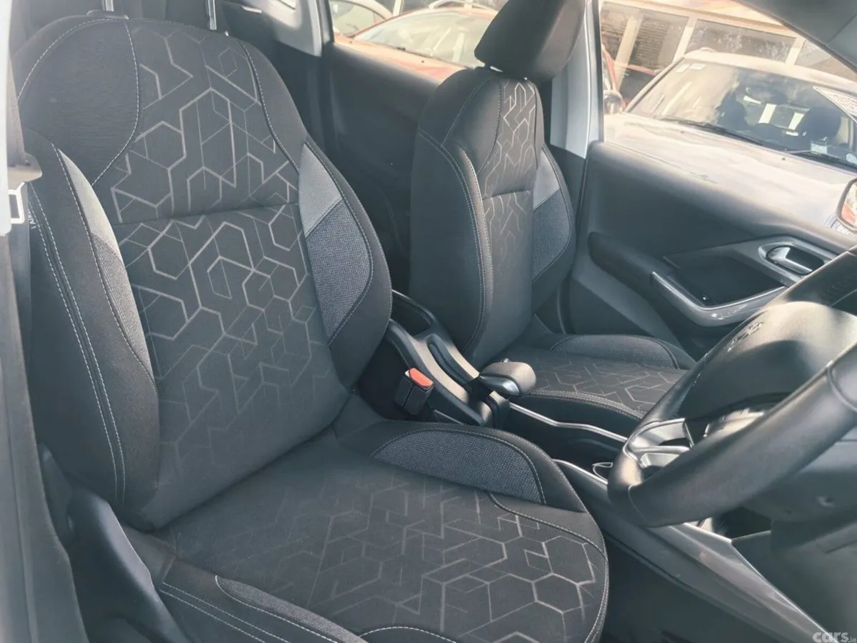 Peugeot 2008 Estate, Petrol, 2019, White