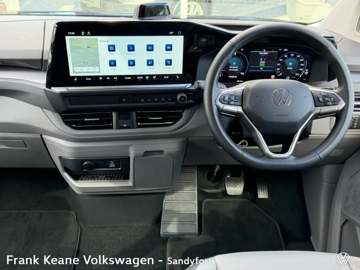 Volkswagen Caravelle MPV, Petrol Plug-in Hybrid, 2026, Black