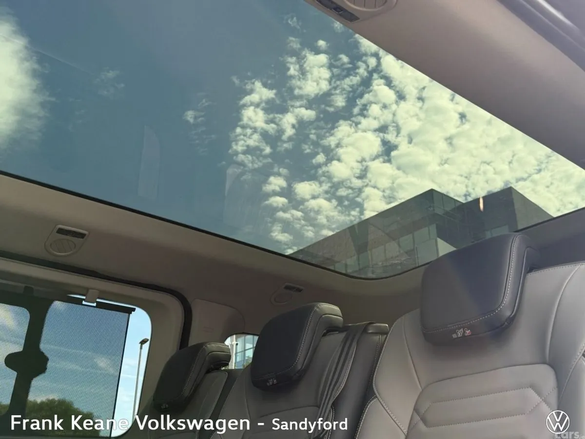 Volkswagen Caravelle MPV, Petrol Plug-in Hybrid, 2026, Black