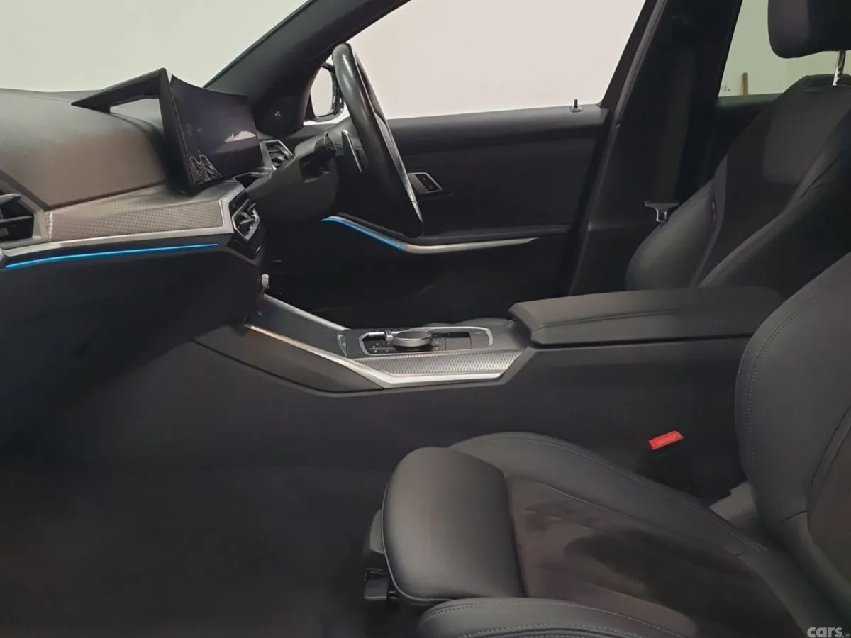 BMW 3-Series Estate, Petrol Plug-in Hybrid, 2023, Blue