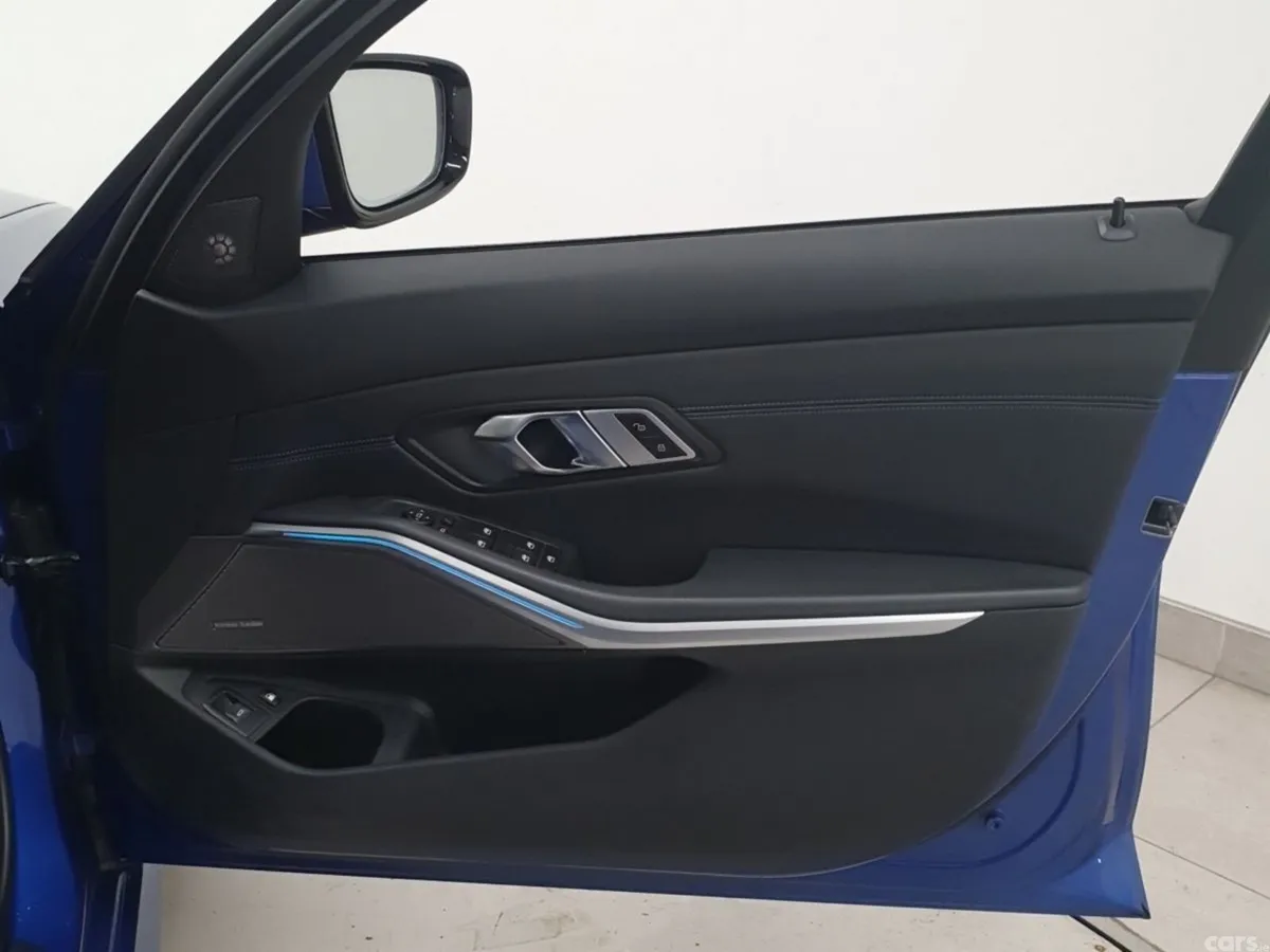 BMW 3-Series Estate, Petrol Plug-in Hybrid, 2023, Blue
