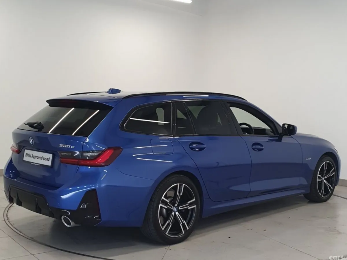 BMW 3-Series Estate, Petrol Plug-in Hybrid, 2023, Blue