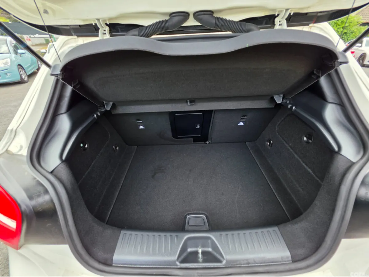 Mercedes-Benz A-Class Hatchback, Petrol, 2014, White