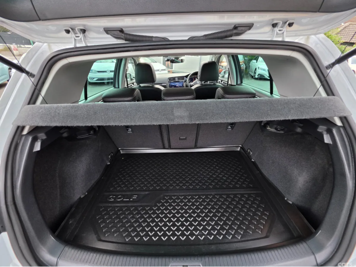 Volkswagen Golf Hatchback, Petrol, 2018, White