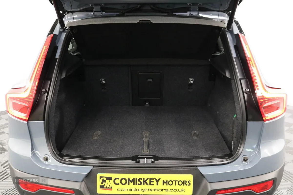 Volvo XC40 SUV, Electric, 2023, Grey