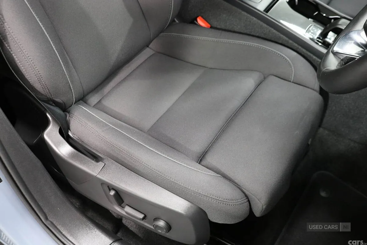 Volvo XC40 SUV, Electric, 2023, Grey