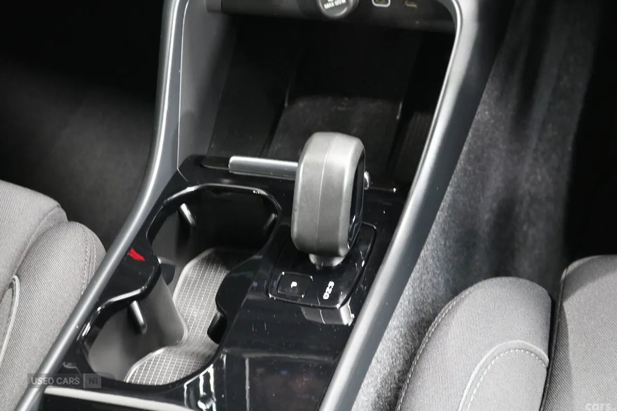Volvo XC40 SUV, Electric, 2023, Grey