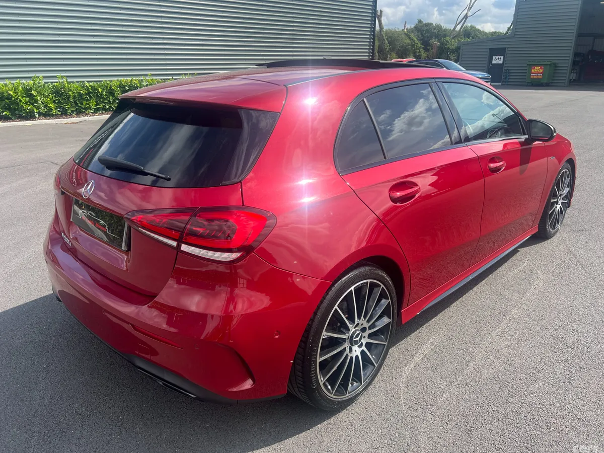 Mercedes-Benz 200 Hatchback, Diesel, 2021, Red