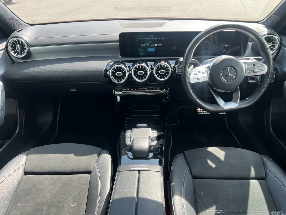 Mercedes-Benz 200 Hatchback, Diesel, 2021, Red