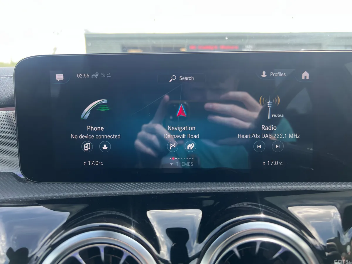 Mercedes-Benz 200 Hatchback, Diesel, 2021, Red