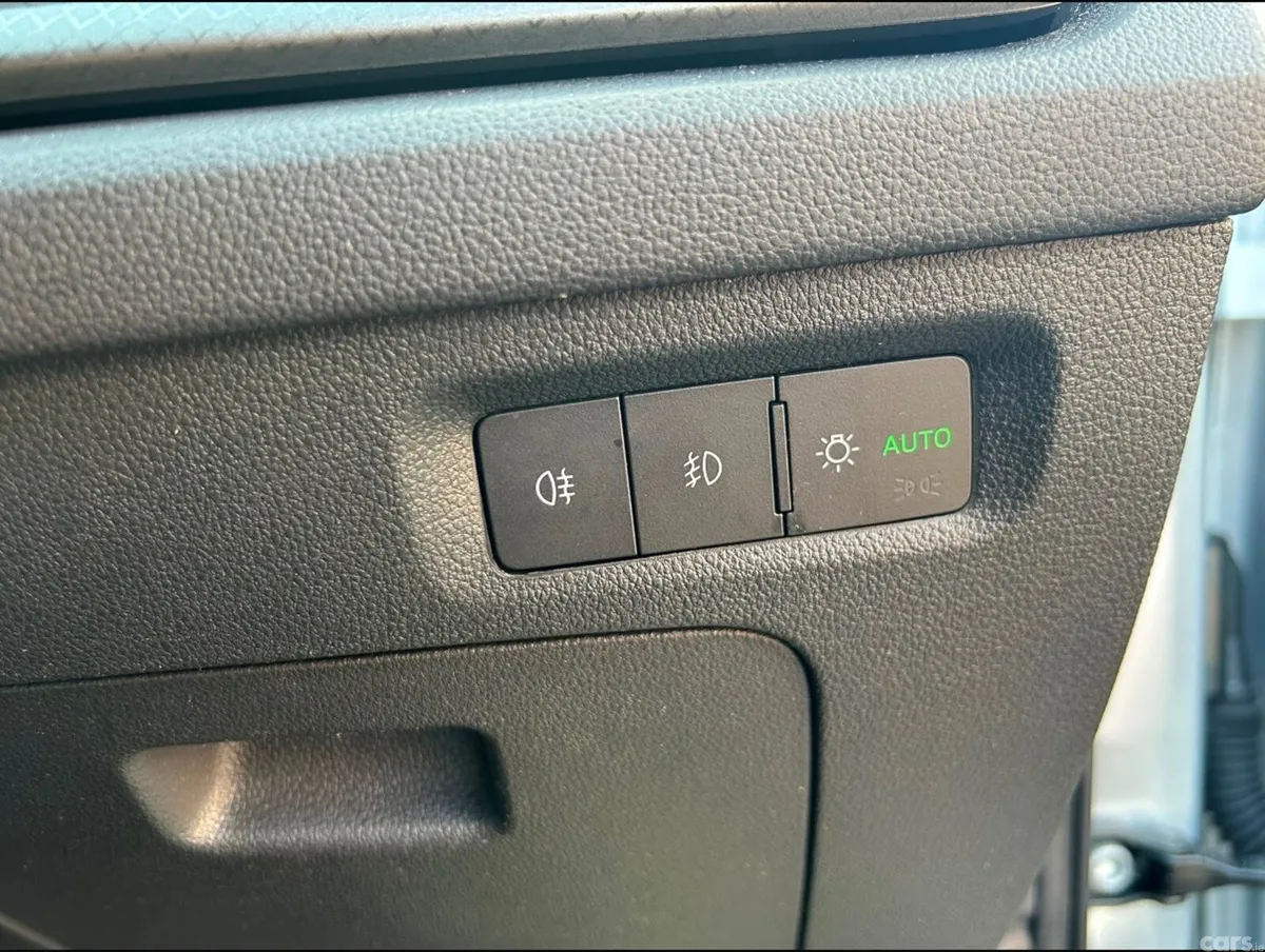 Skoda Octavia Saloon, Petrol, 2023, Grey