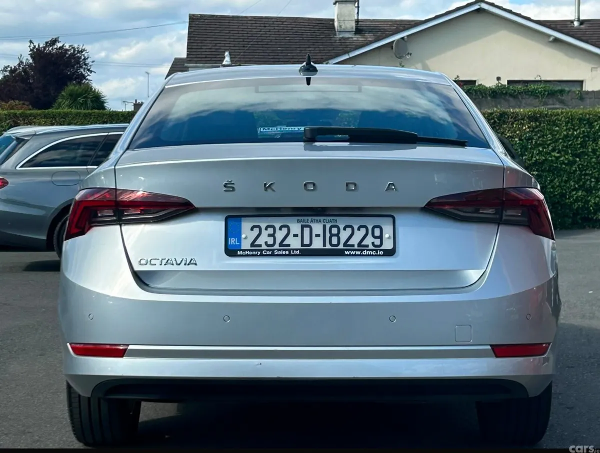 Skoda Octavia Saloon, Petrol, 2023, Grey