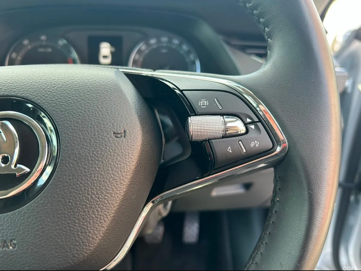 Skoda Octavia Saloon, Petrol, 2023, Grey