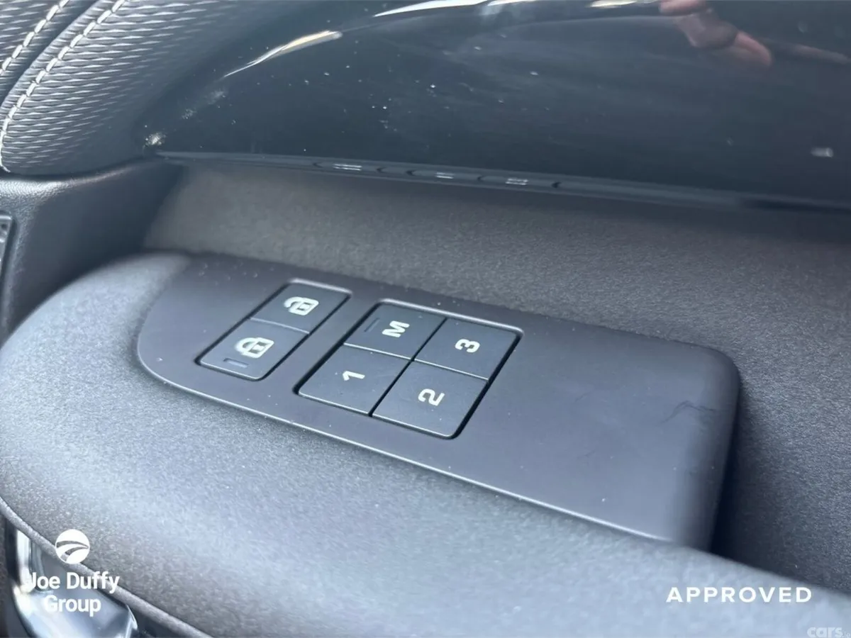 Land Rover Discovery SUV, Diesel, 2026, Black