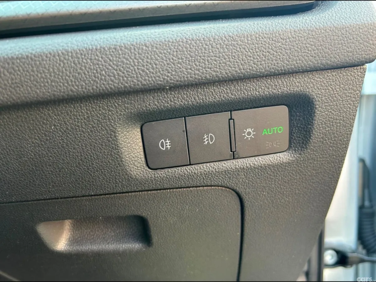 Skoda Octavia Saloon, Petrol, 2023, Grey