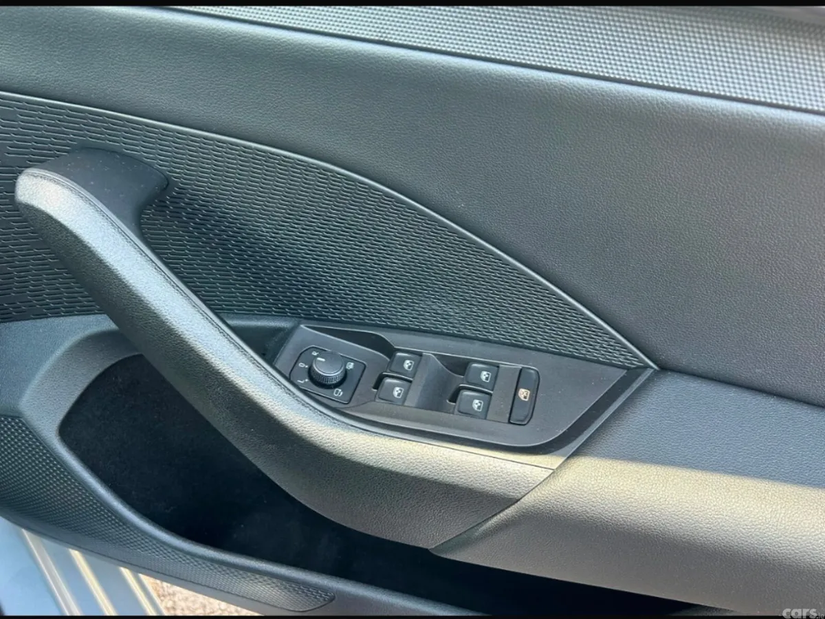 Skoda Octavia Saloon, Petrol, 2023, Grey
