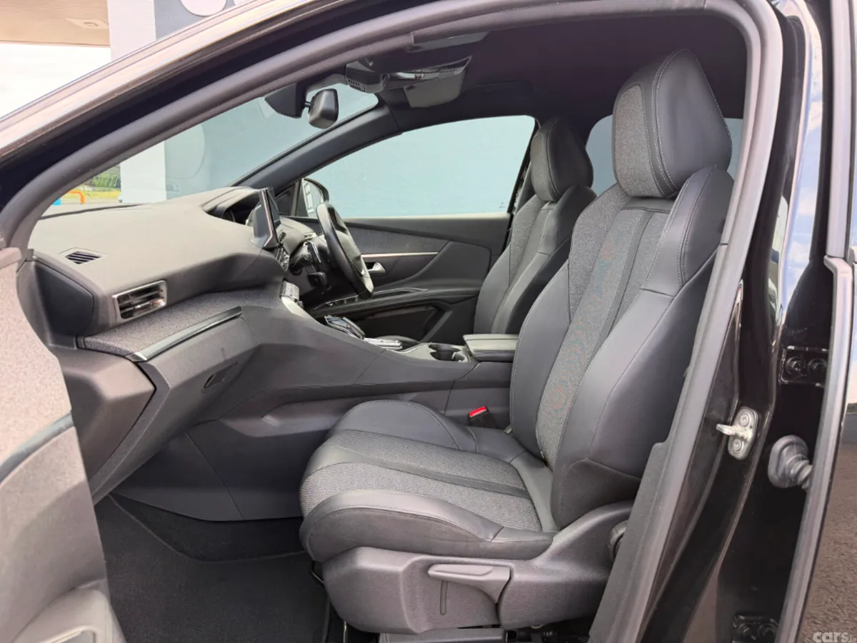 Peugeot 3008 MPV, Diesel, 2023, Black