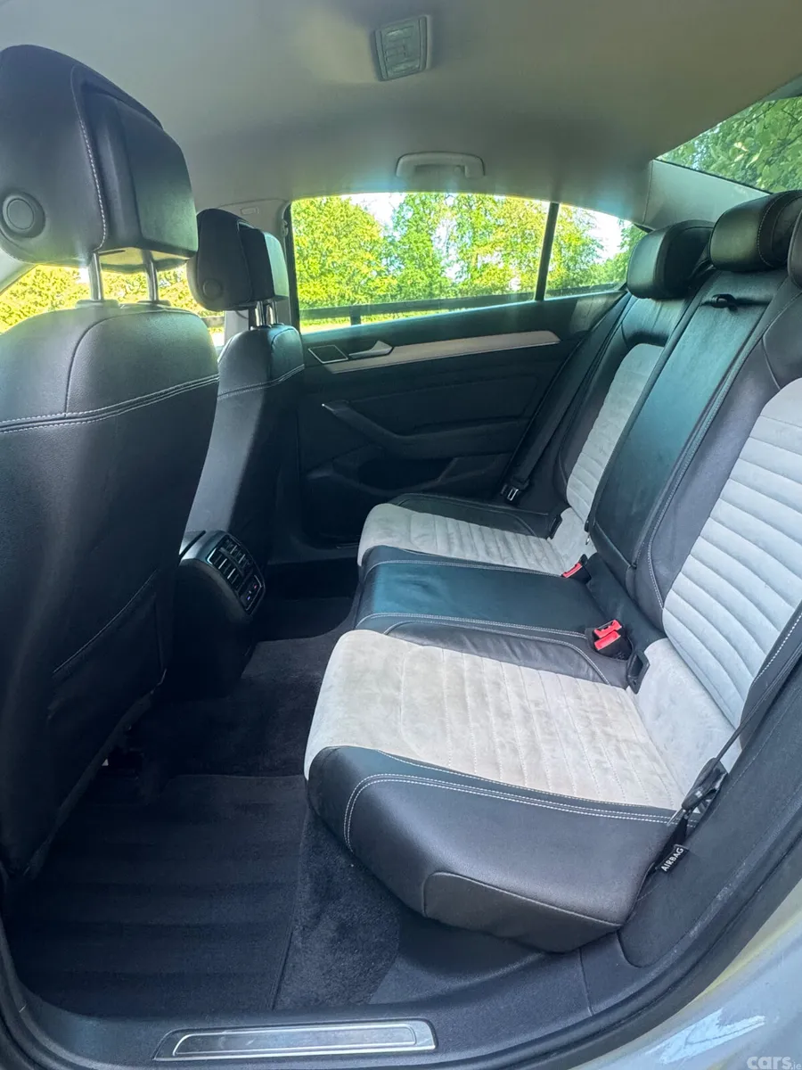Volkswagen Passat Saloon, Diesel, 2015, Silver