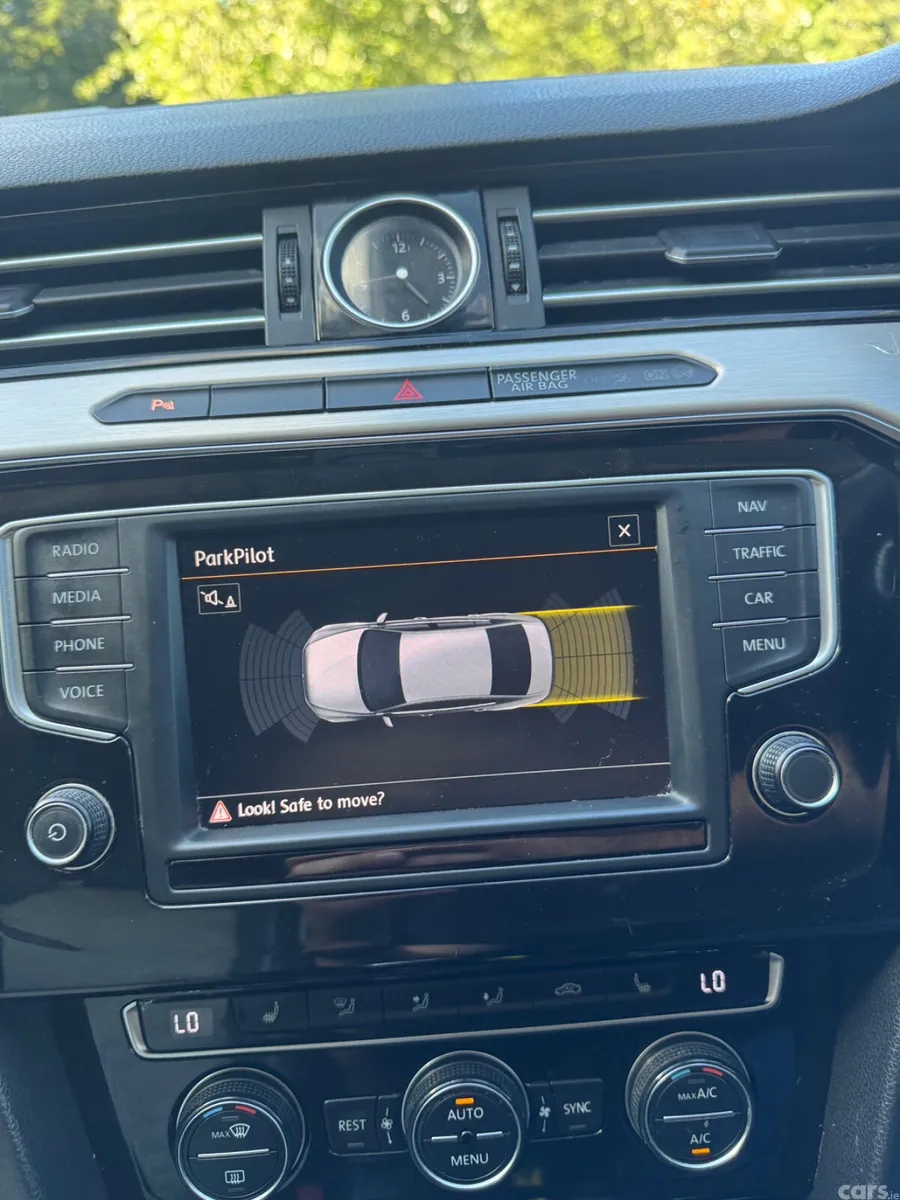 Volkswagen Passat Saloon, Diesel, 2015, Silver