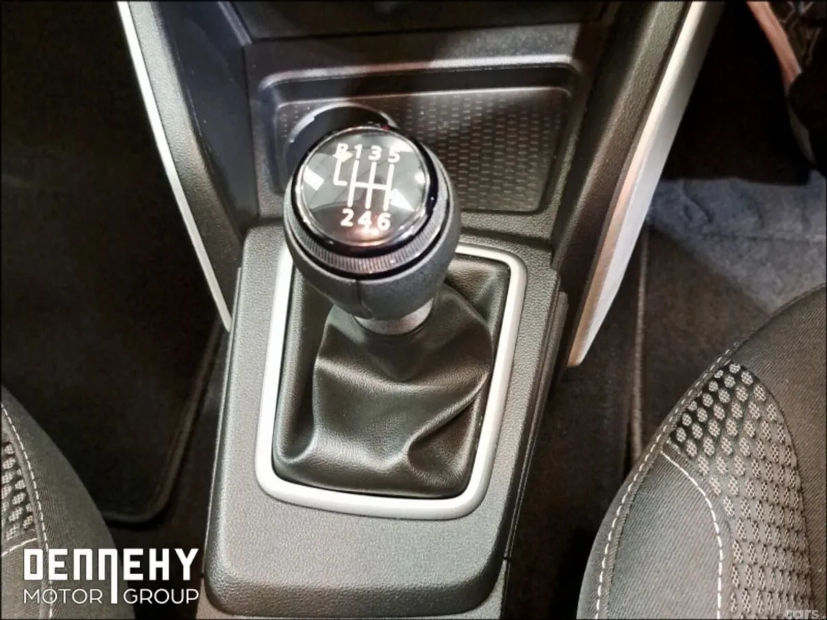 Dacia Duster SUV, Petrol, 2023, Grey