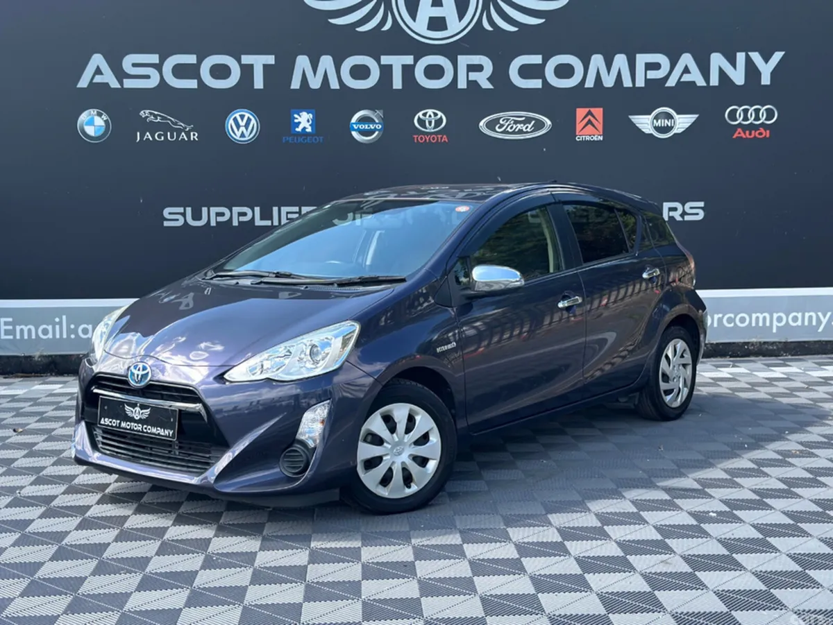 Toyota Aqua Hatchback, Petrol Hybrid, 2015, Purple