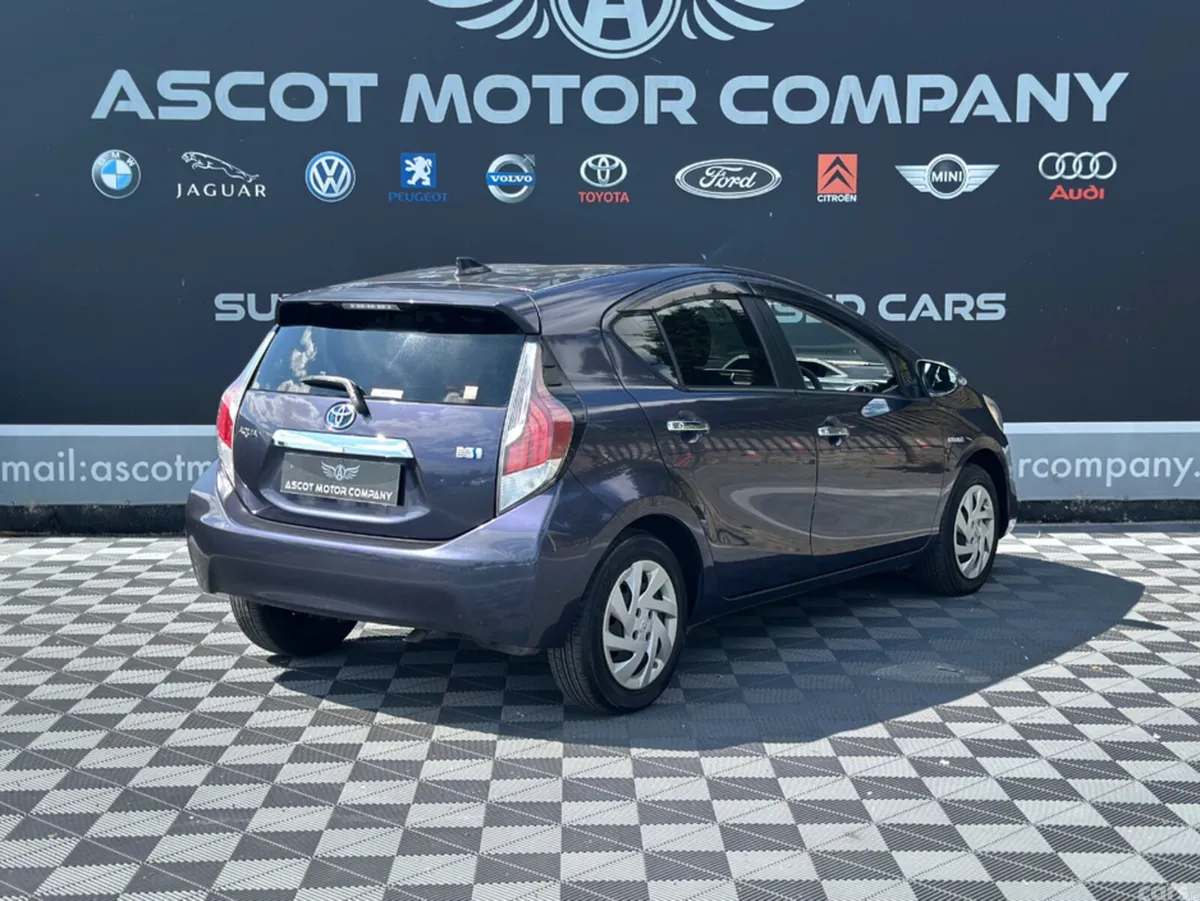 Toyota Aqua Hatchback, Petrol Hybrid, 2015, Purple