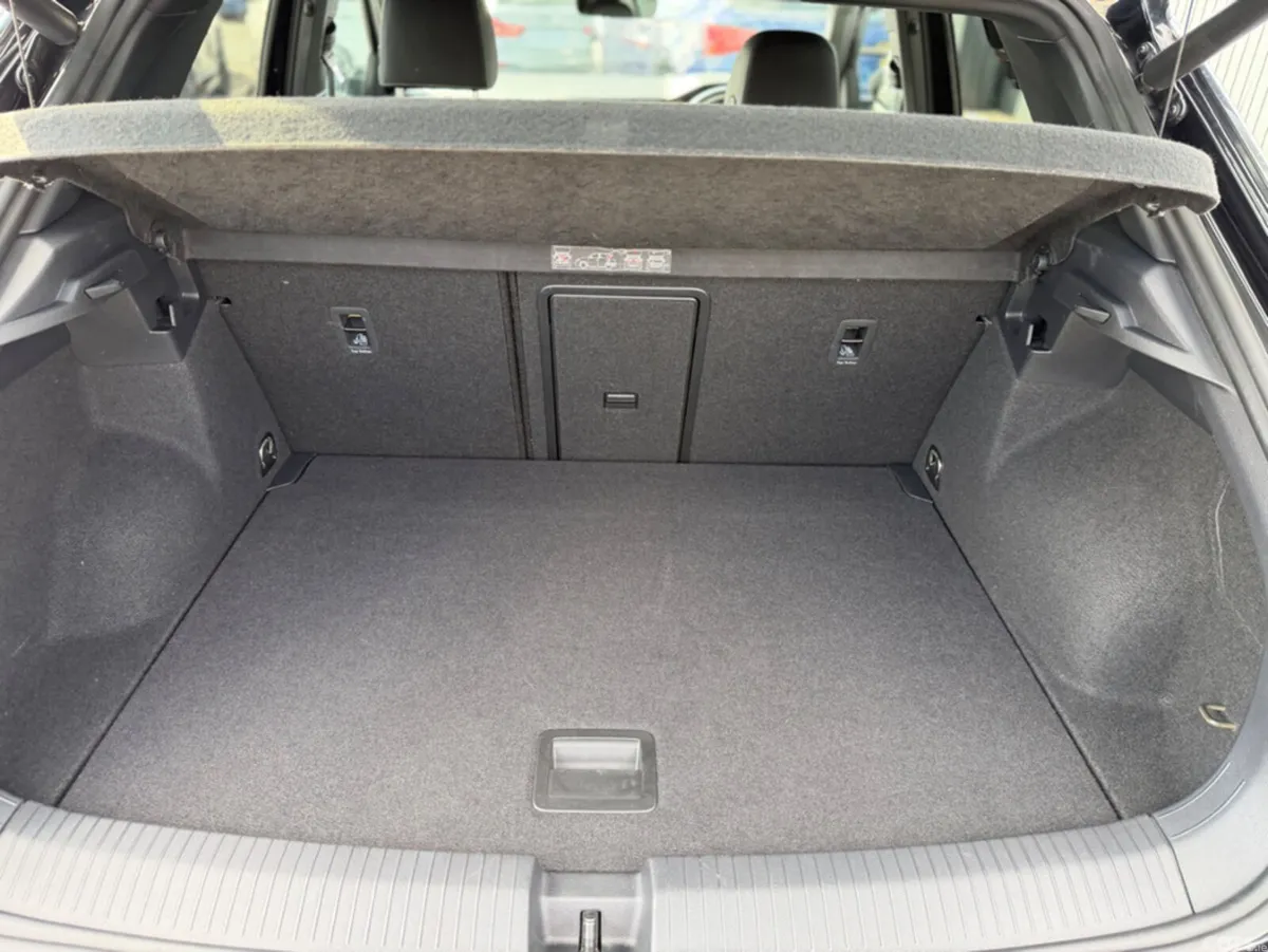 Volkswagen T-Roc SUV, Diesel, 2021, Black