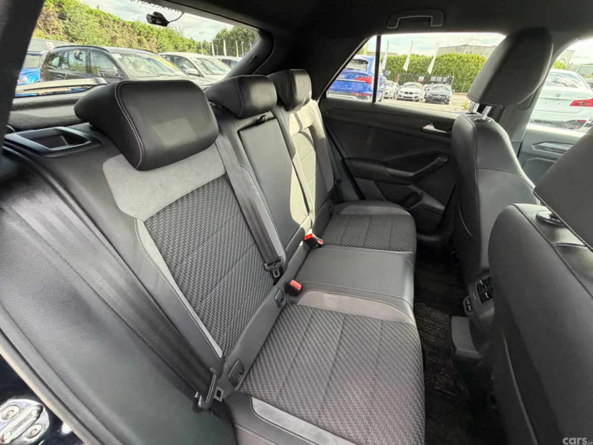 Volkswagen T-Roc SUV, Diesel, 2021, Black
