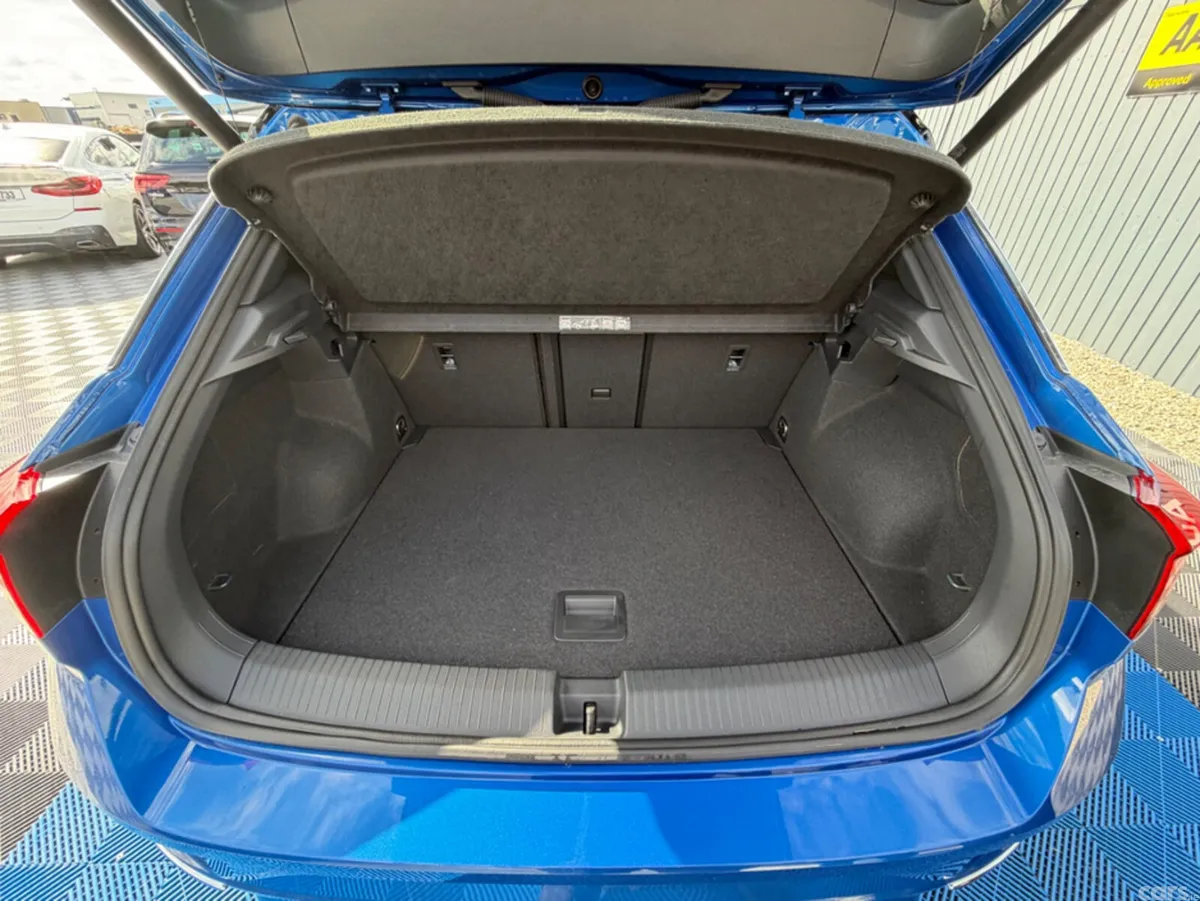 Volkswagen T-Roc SUV, Diesel, 2021, Blue