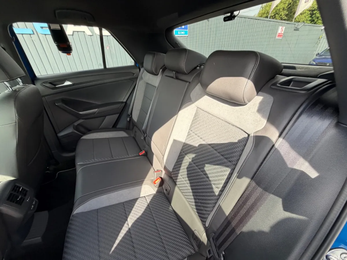 Volkswagen T-Roc SUV, Diesel, 2021, Blue