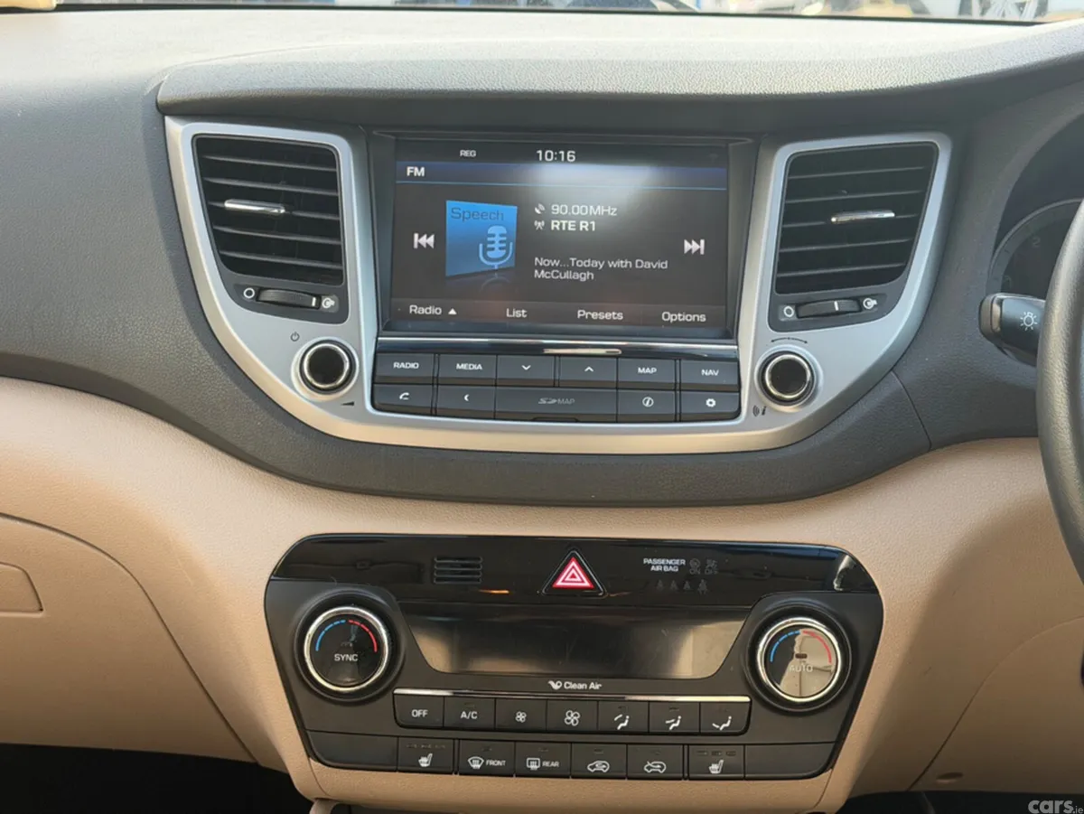 Hyundai Tucson MPV, Diesel, 2017, Red