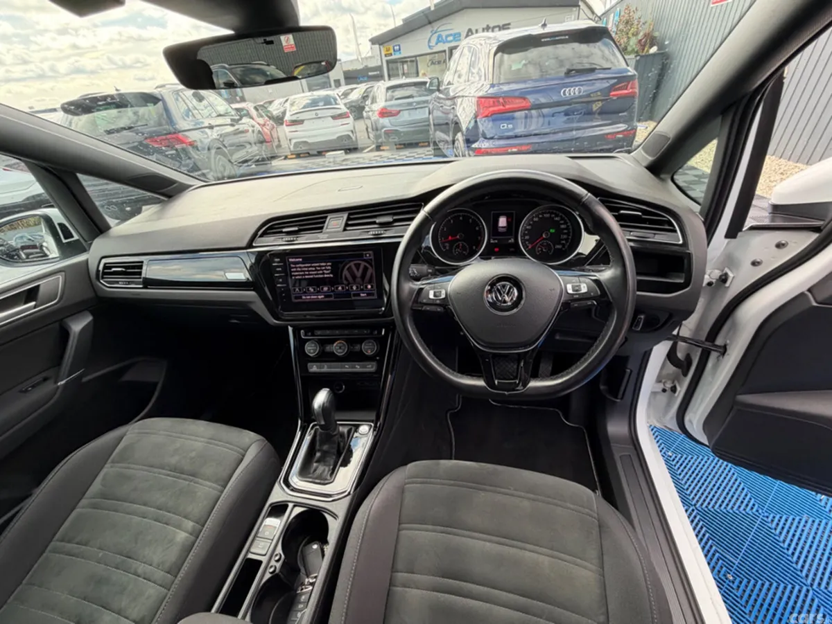 Volkswagen Touran MPV, Petrol, 2019, White