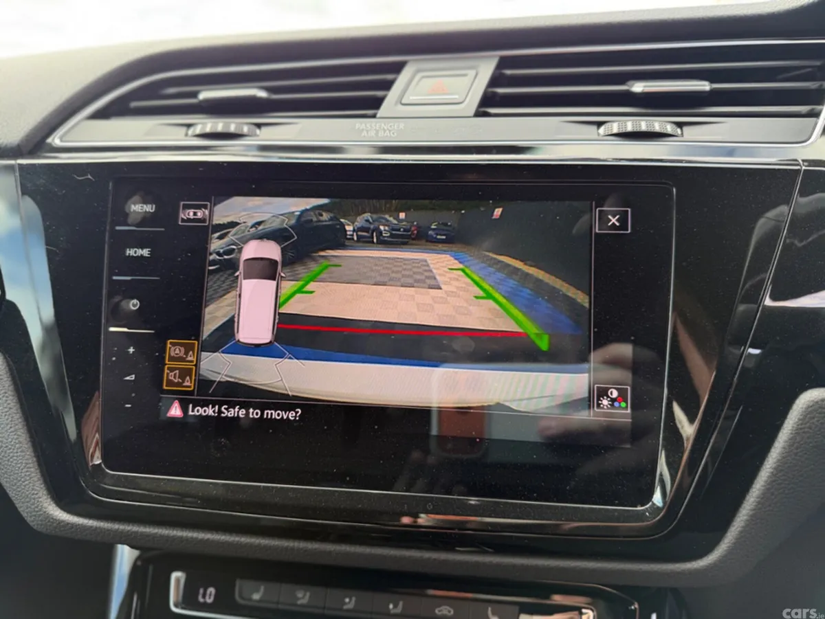 Volkswagen Touran MPV, Petrol, 2019, White