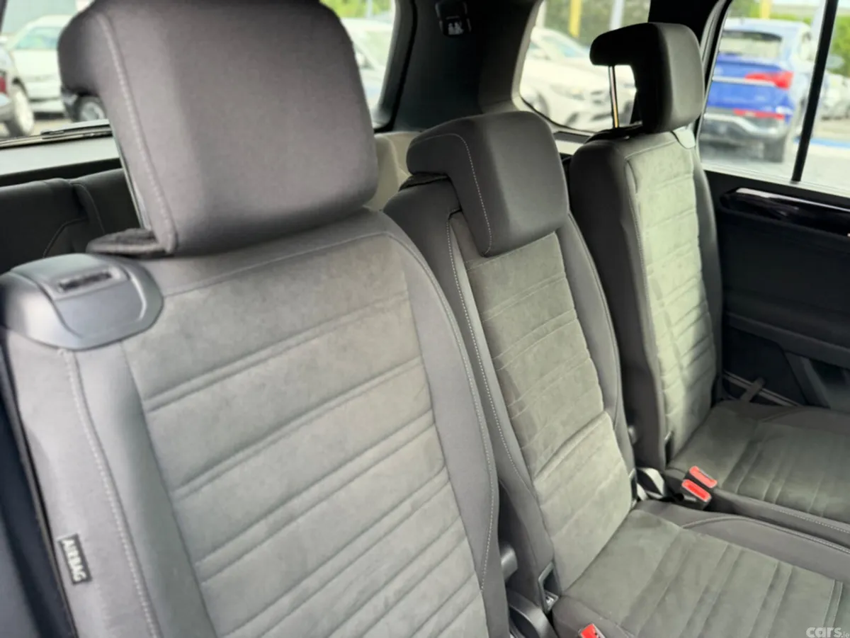 Volkswagen Touran MPV, Petrol, 2019, White