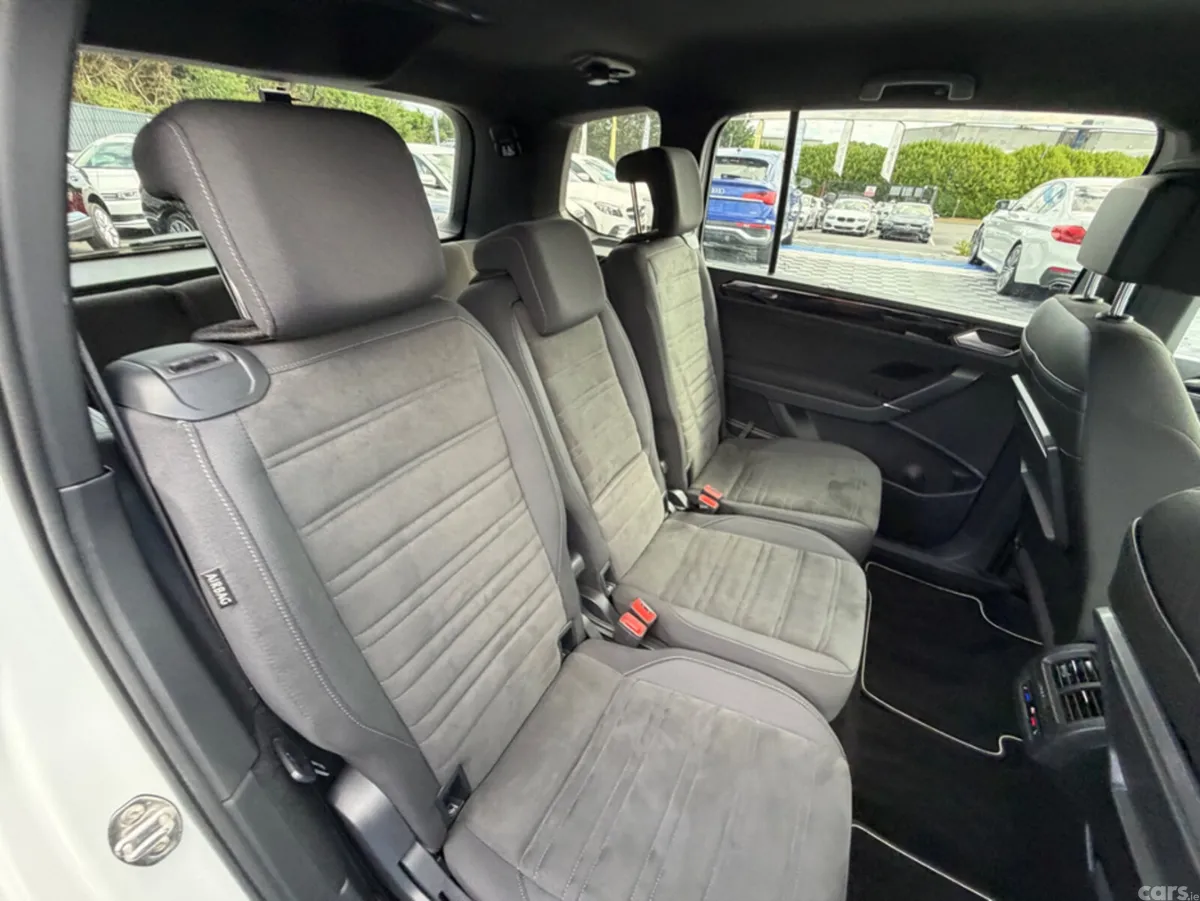 Volkswagen Touran MPV, Petrol, 2019, White