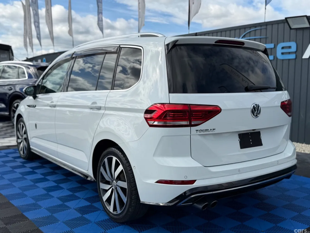 Volkswagen Touran MPV, Petrol, 2019, White