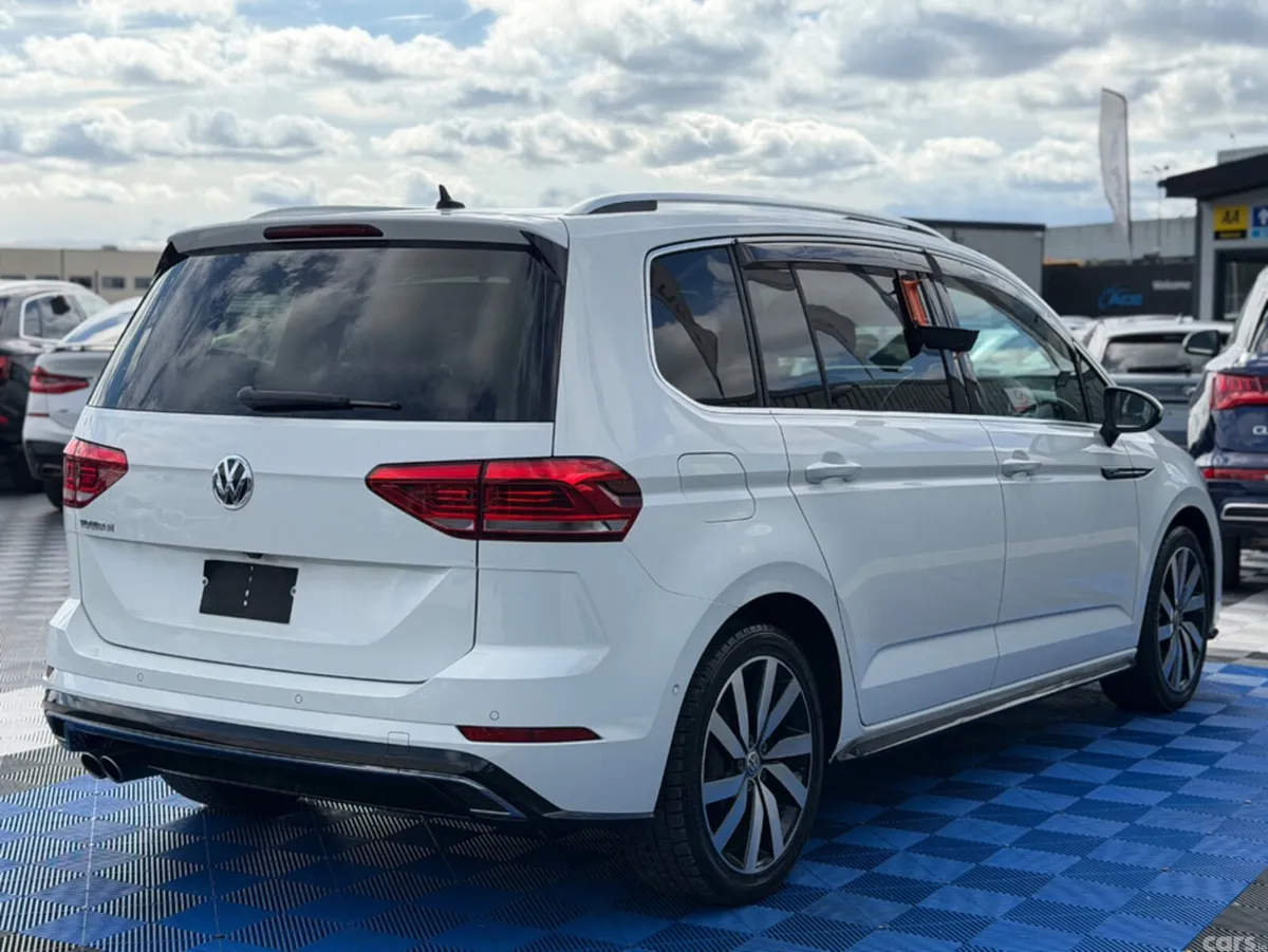 Volkswagen Touran MPV, Petrol, 2019, White