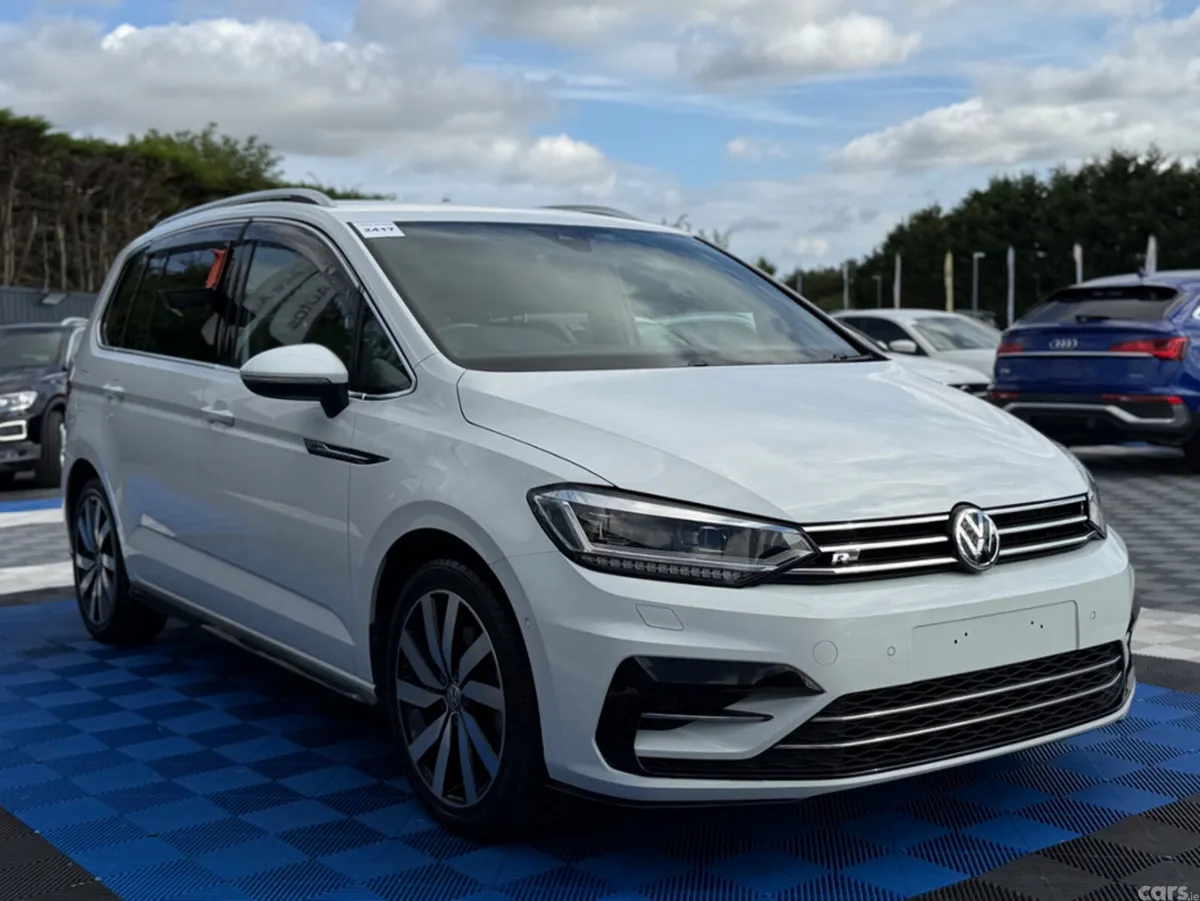 Volkswagen Touran MPV, Petrol, 2019, White