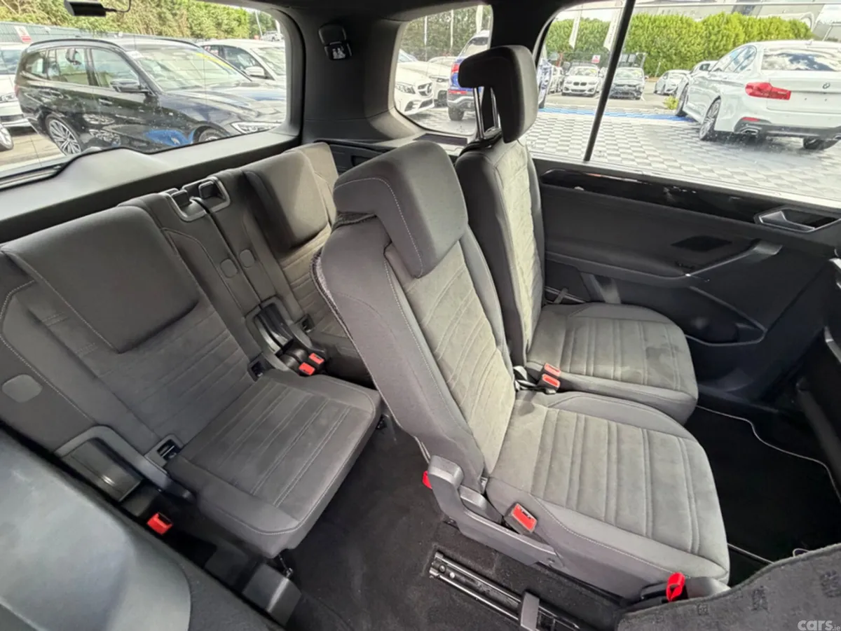 Volkswagen Touran MPV, Petrol, 2019, White