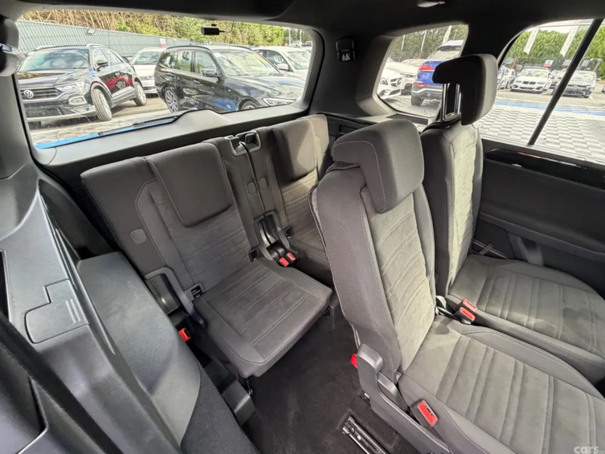 Volkswagen Touran MPV, Petrol, 2019, White