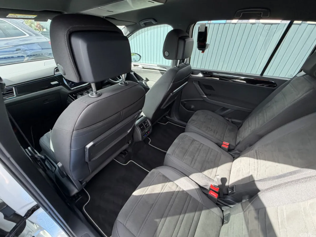 Volkswagen Touran MPV, Petrol, 2019, White