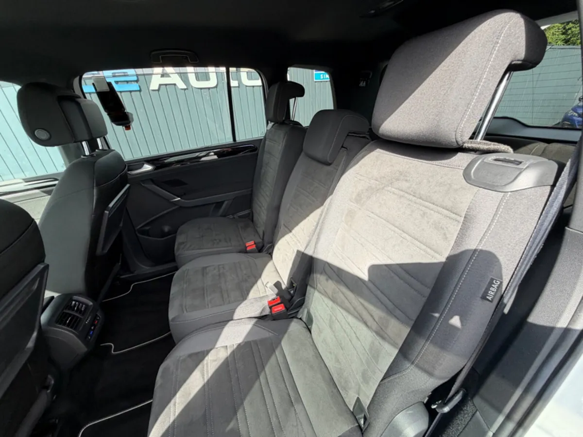 Volkswagen Touran MPV, Petrol, 2019, White