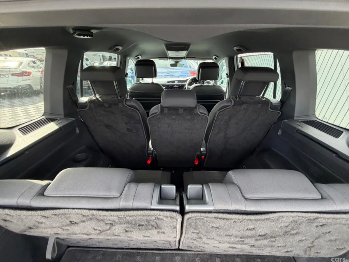 Volkswagen Touran MPV, Petrol, 2019, White
