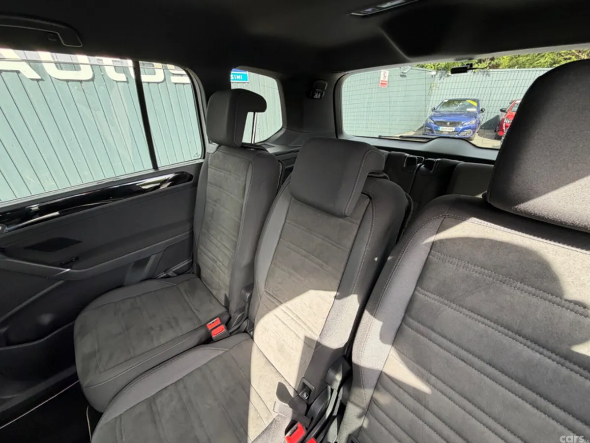 Volkswagen Touran MPV, Petrol, 2019, White