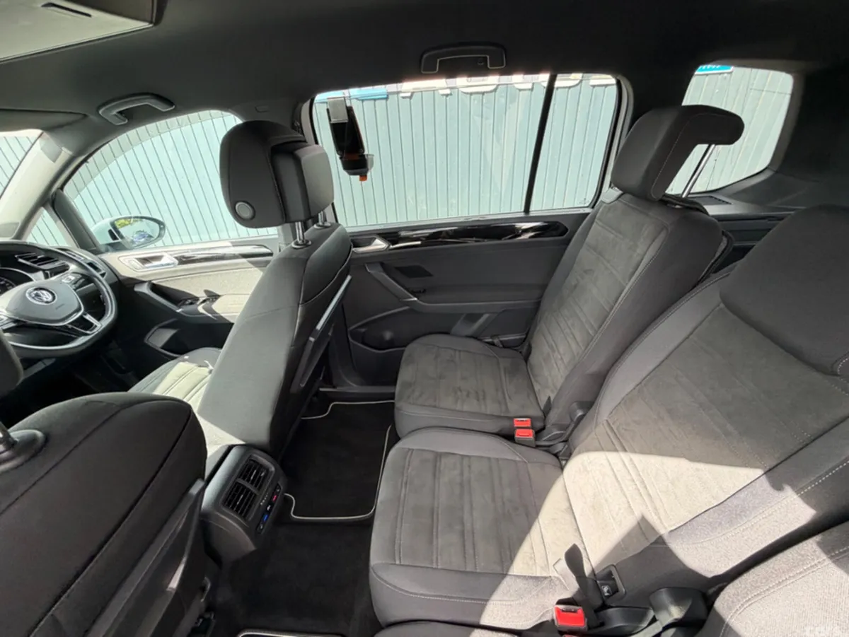 Volkswagen Touran MPV, Petrol, 2019, White