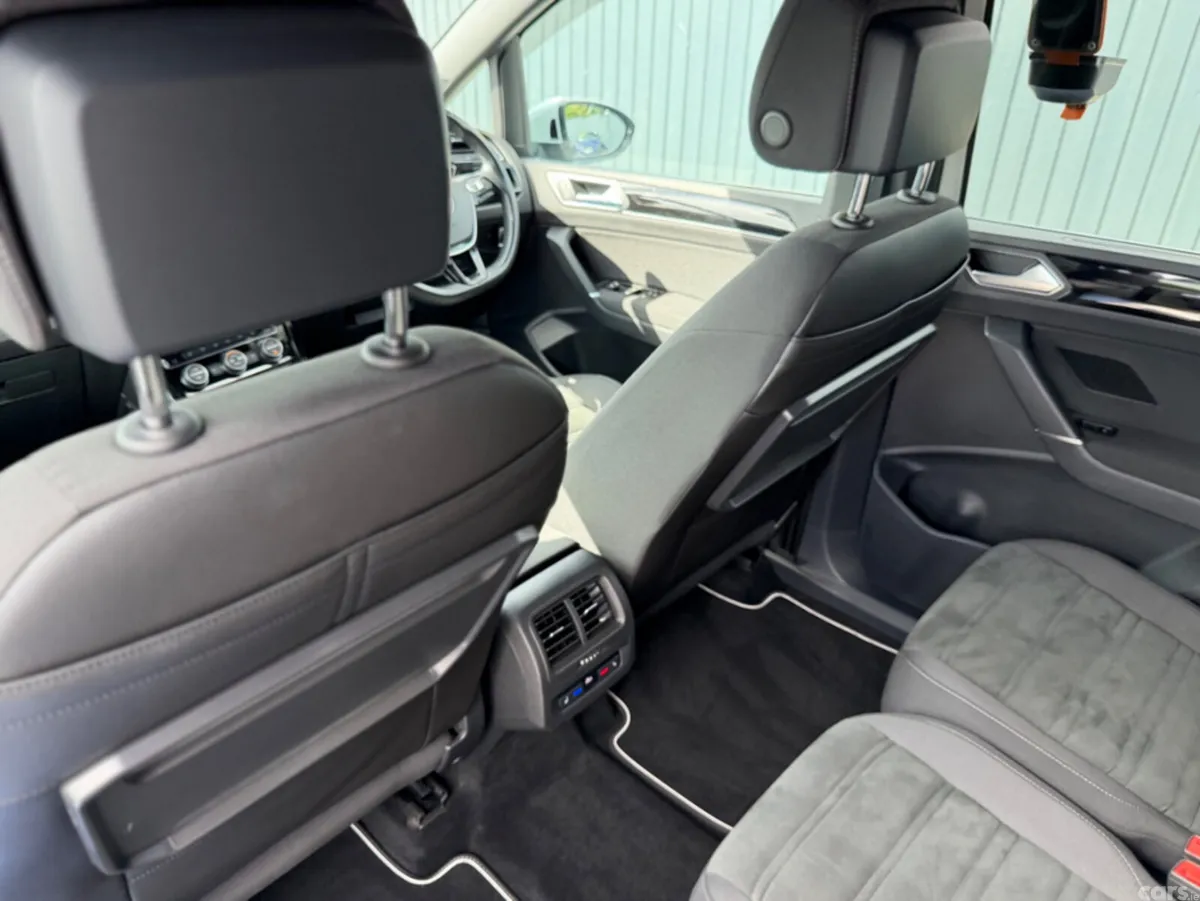 Volkswagen Touran MPV, Petrol, 2019, White