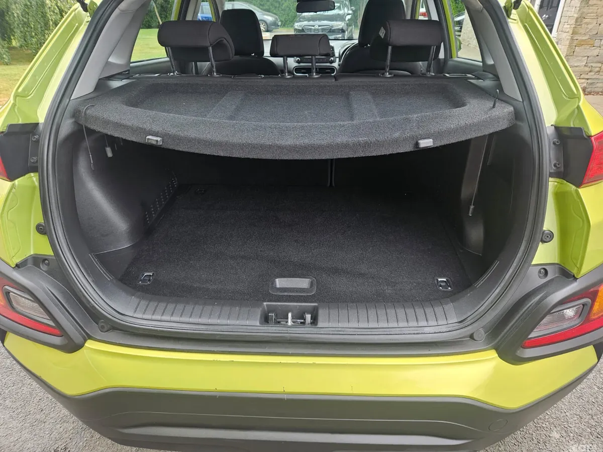Hyundai KONA MPV, Petrol, 2018, Green