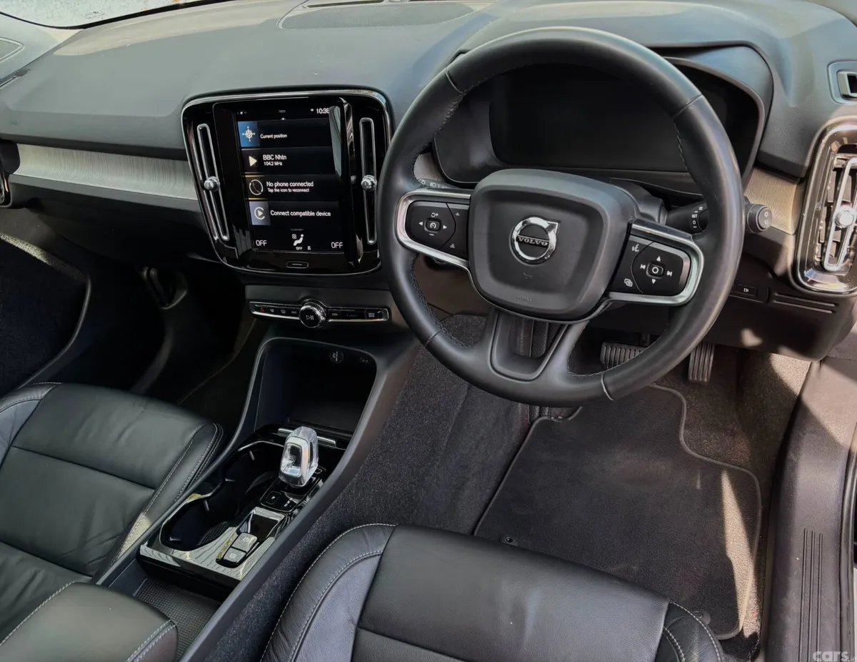 Volvo XC40 SUV, Petrol Hybrid, 2022, Black