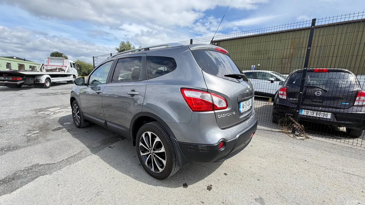Nissan Qashqai Hatchback, Diesel, 2014, Grey